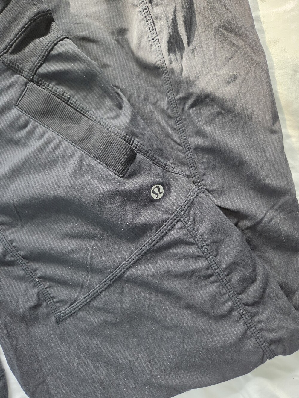 Lululemon | Studio Pant III (Tall) Size 4 - Picture 6 of 9